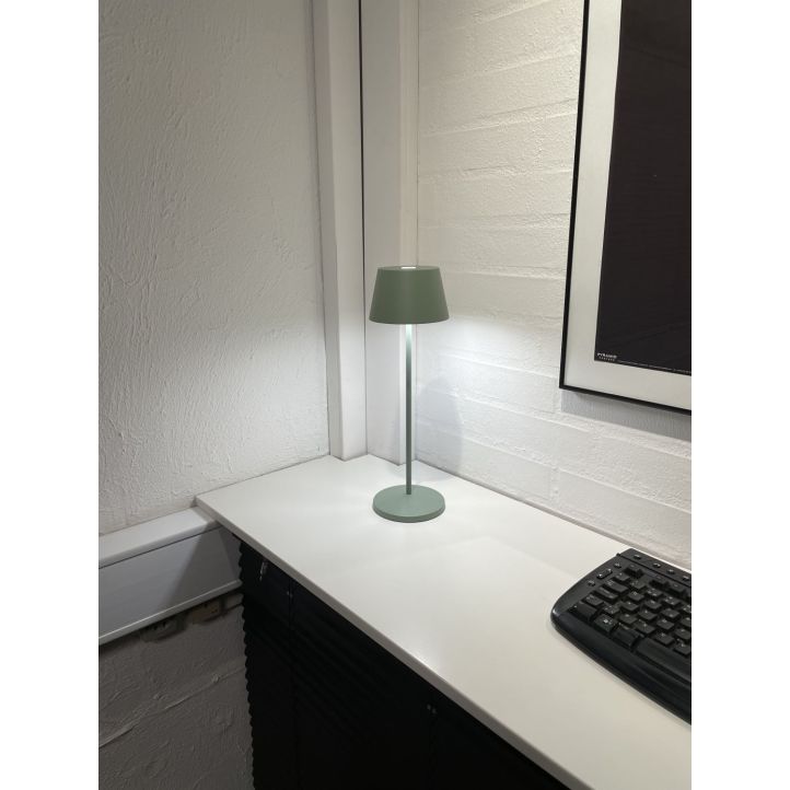 LOOM Design LED-Akku-Tischleuchte MODI Grüngrau 820-003