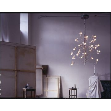 Ingo Maurer BIRDS BIRDS BIRDS Pendelleuchte Kronleuchter "Birds Birds Birds" von Ingo Maurer, mit 24 geflügelten Glühbirnen, handgefertigten Flügeln aus Gänsefedern und individuell einstellbaren Armen.