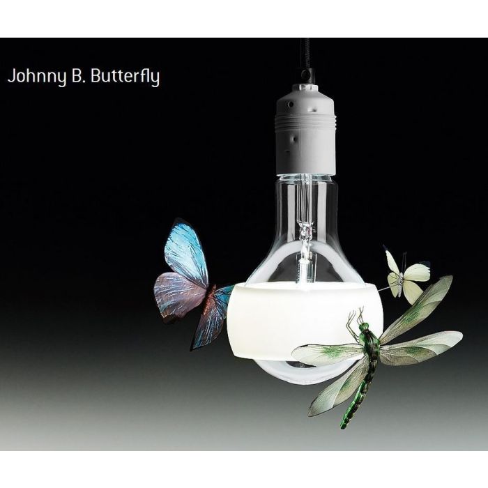 Ingo Maurer JONNY B. BUTTERFLY Pendelleuchte Hängelampe mit Glühbirne in Sonderform, weißem PTFE-Schirm, grauem Textilkabel und handgefertigten Modellen von Schmetterlingen und Libelle. Ingo Maurer JONNY B. BUTTERFLY Pendelleuchte Hängelampe mit Glühbirne in Sonderform, weißem PTFE-Schirm, grauem Textilkabel und handgefertigten Modellen von Schmetterlingen und Libelle.