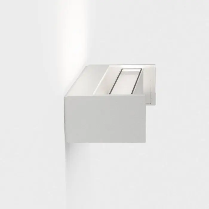 IP44.de LED-Wand-/Deckenaußenleuchte SLAT 8W weiß 91131-WH