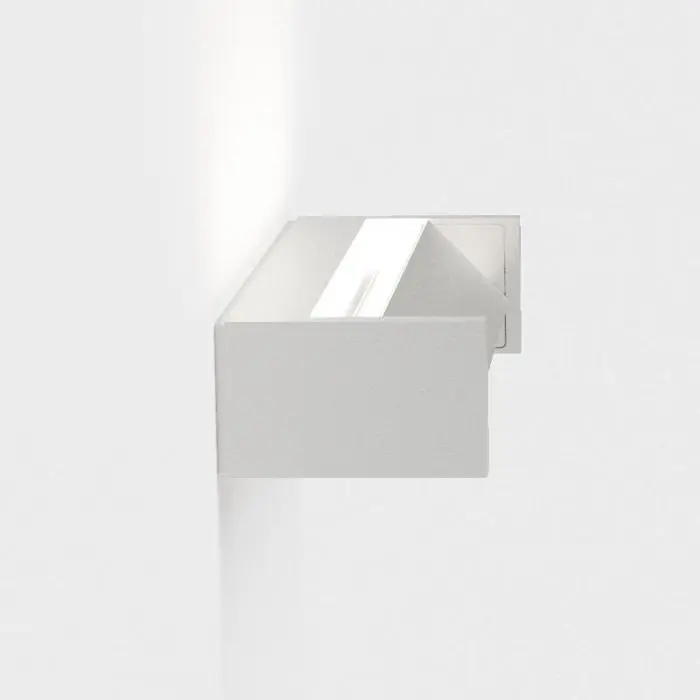 IP44.de LED-Wand-/Deckenaußenleuchte SLAT 8W weiß 91131-WH